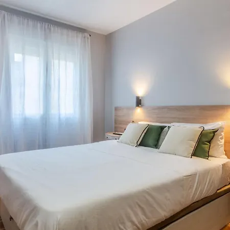 Victoria Lux 100 * Malaga